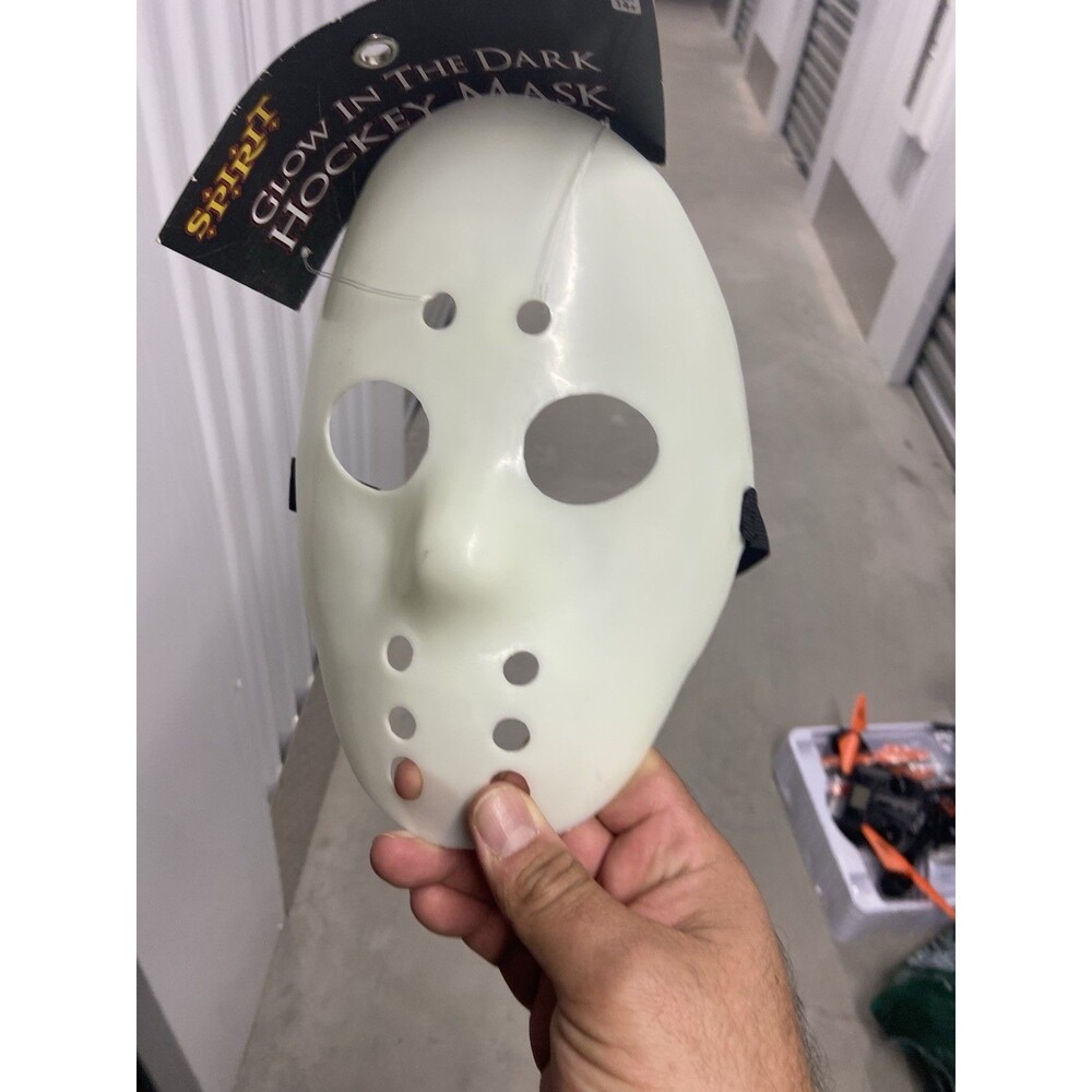HALLOWEEN HORROR MOVIE PROP - JasonHockey Mask White Spirit Halloween